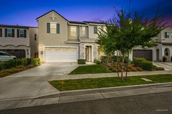 2319 5TH AVE, SACRAMENTO, CA 95818 - Image c8dcc4f3582fdf56f43d6601a93b61f9/1027377176