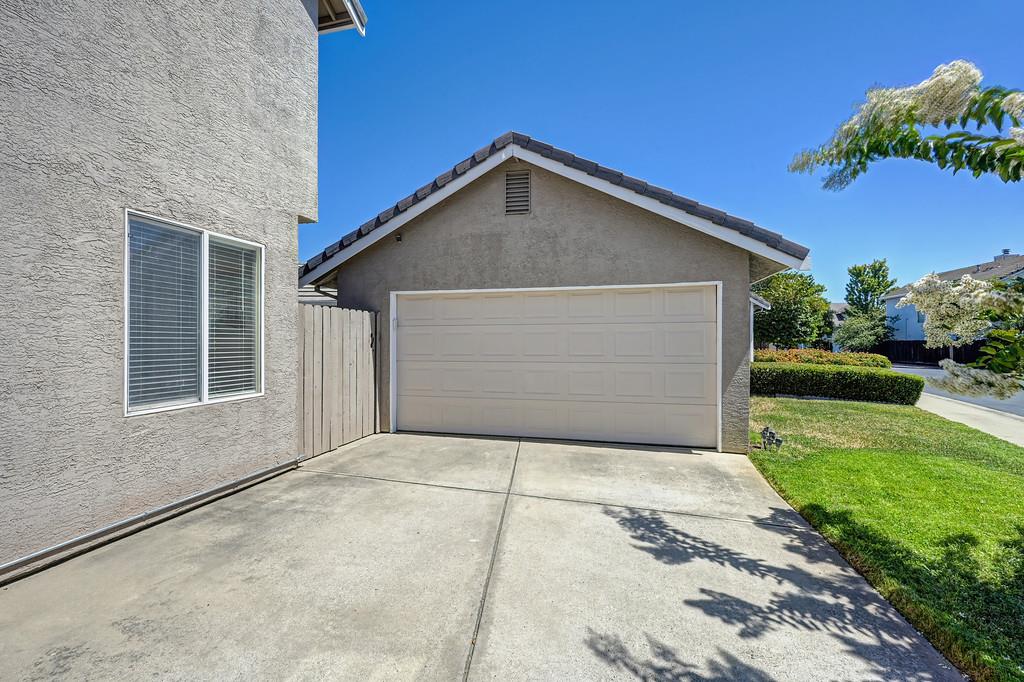 7423 Woodville Lane