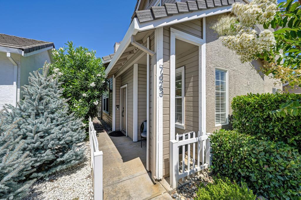 7423 Woodville Lane