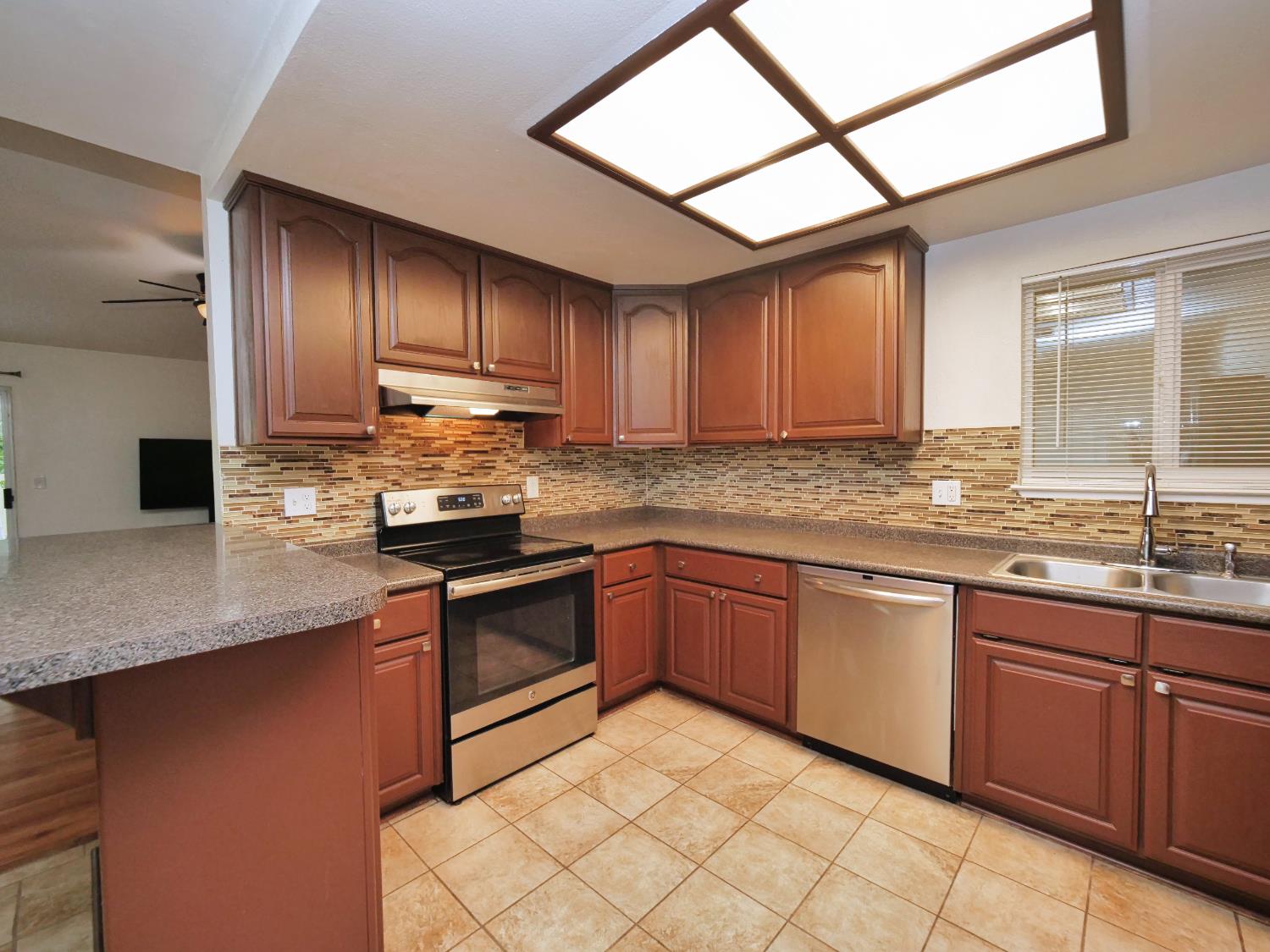 4927 Willow Rock Way