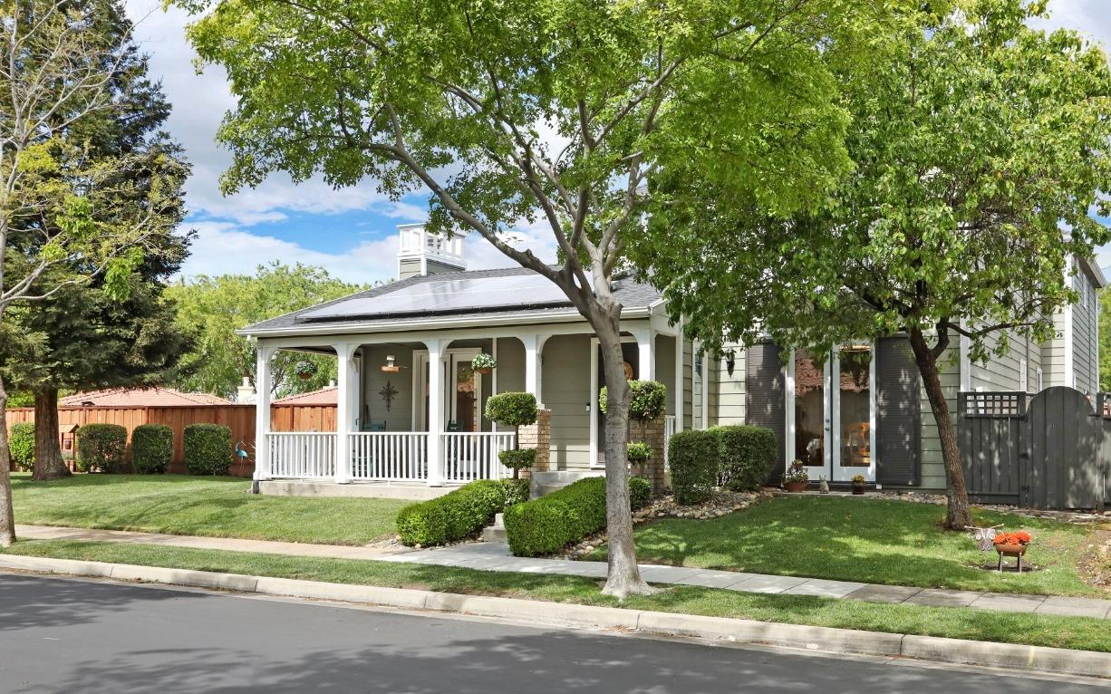 2731 Mocking Bird Lane