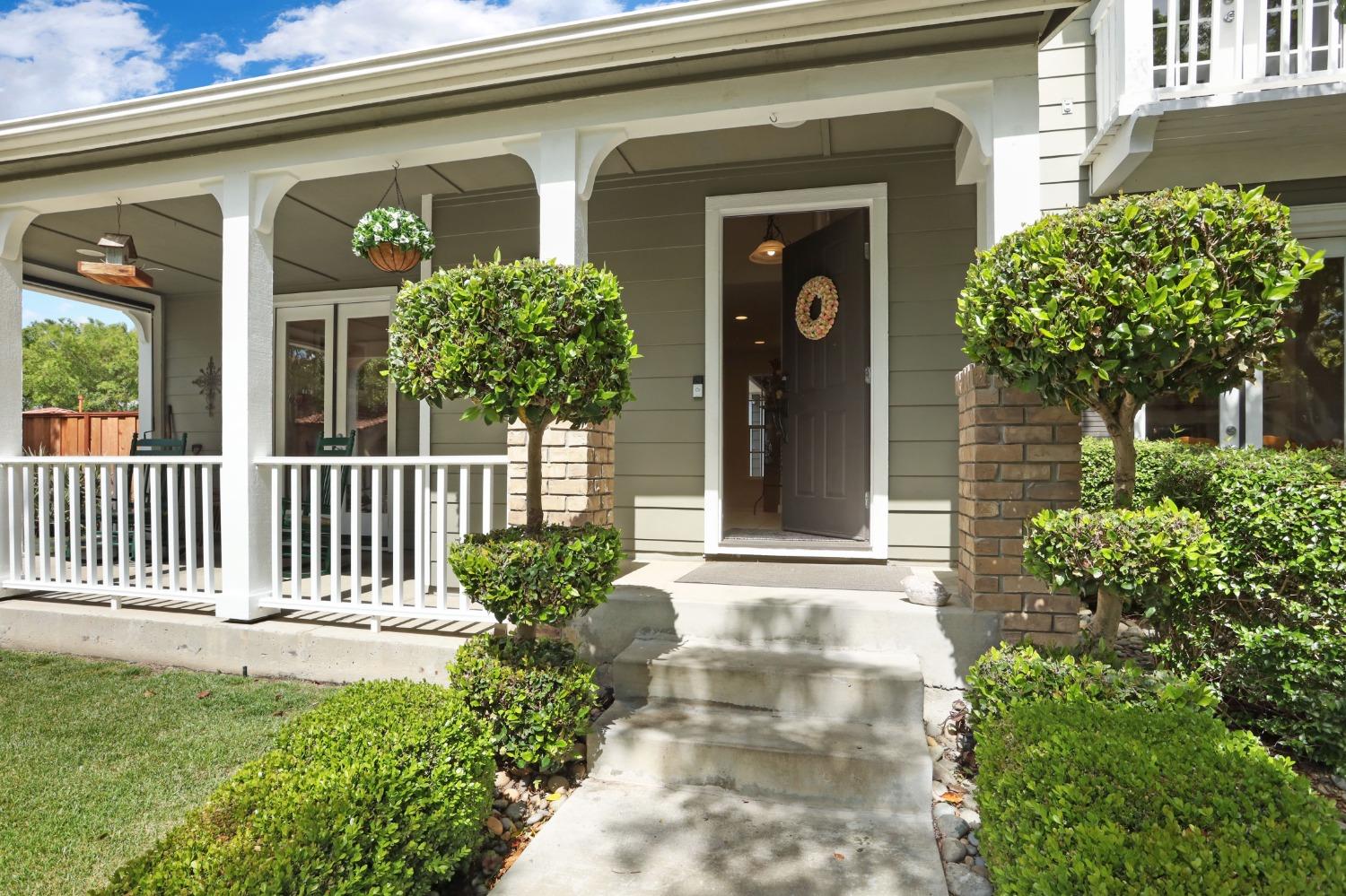2731 Mocking Bird Lane