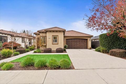 921 Hackberry Avenue Modesto CA 95350