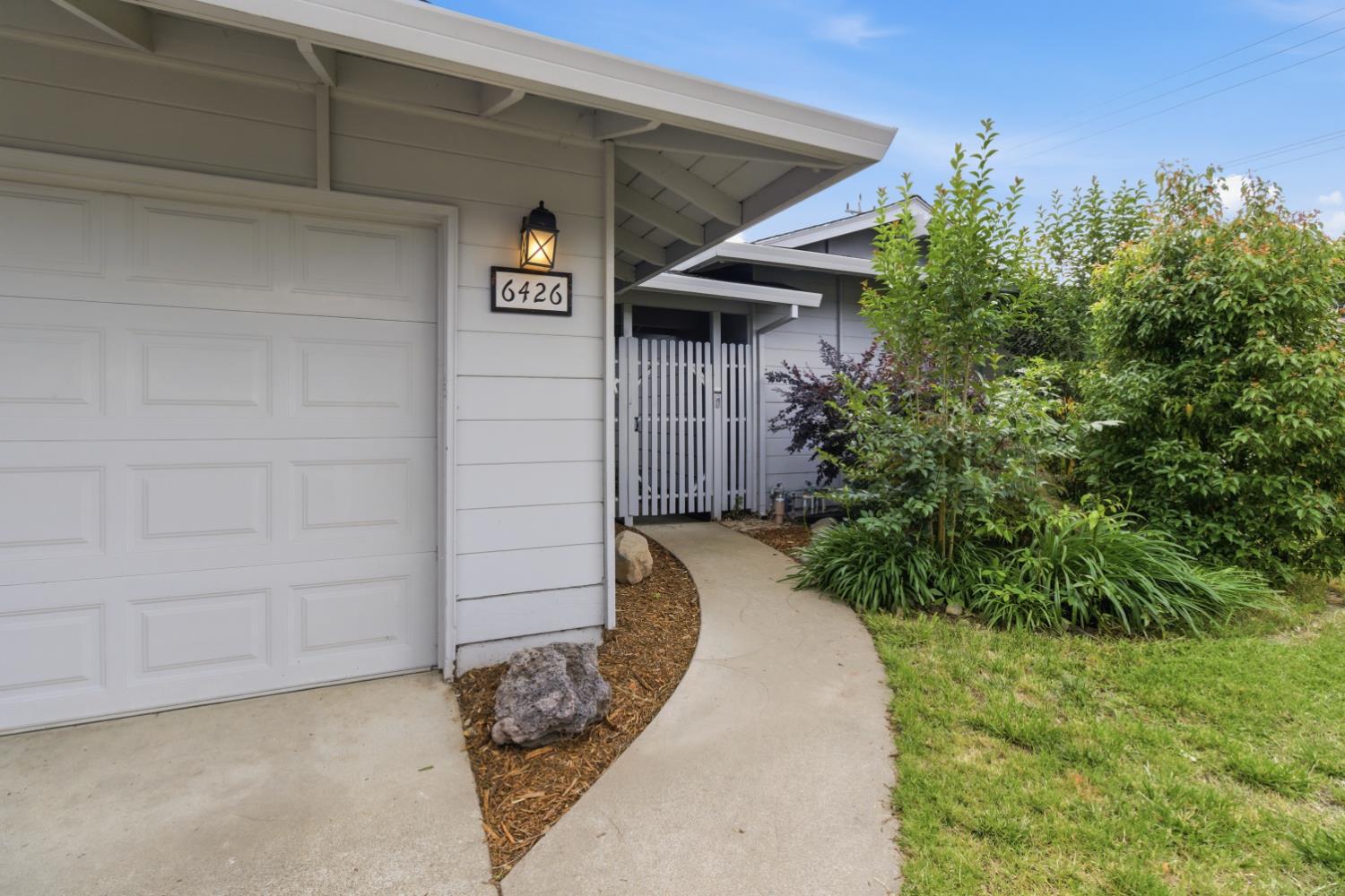 6426 Oakcreek Way
