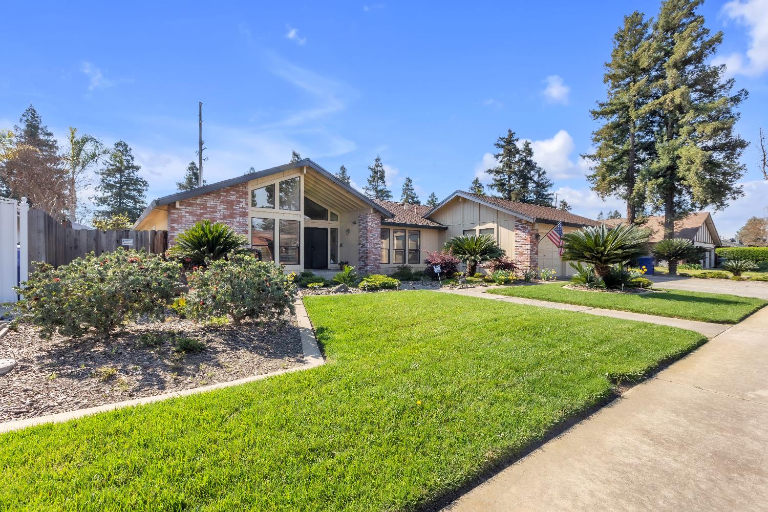 2504 Bridle Path Lane