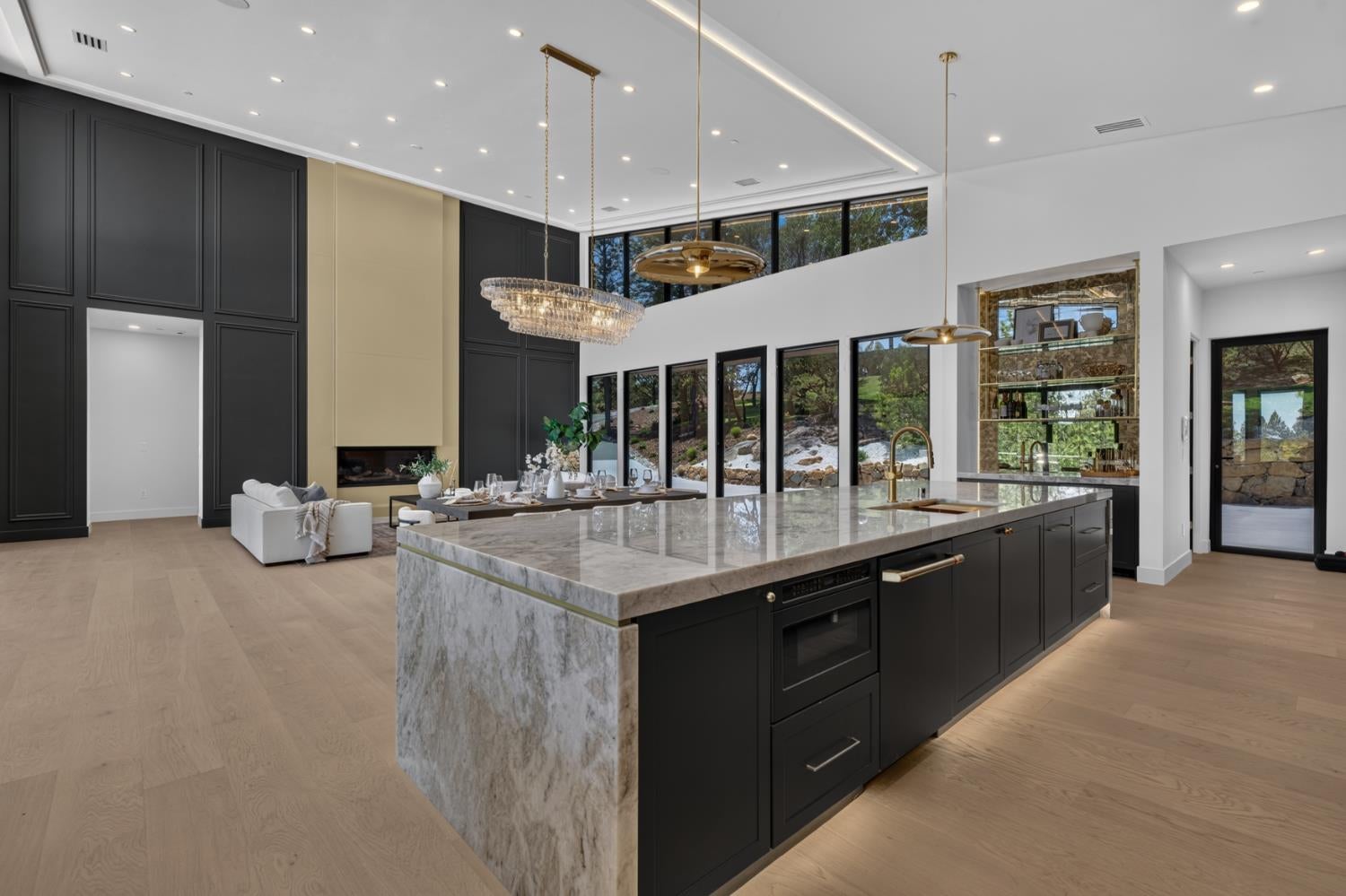 15040 Grand Knoll Drive