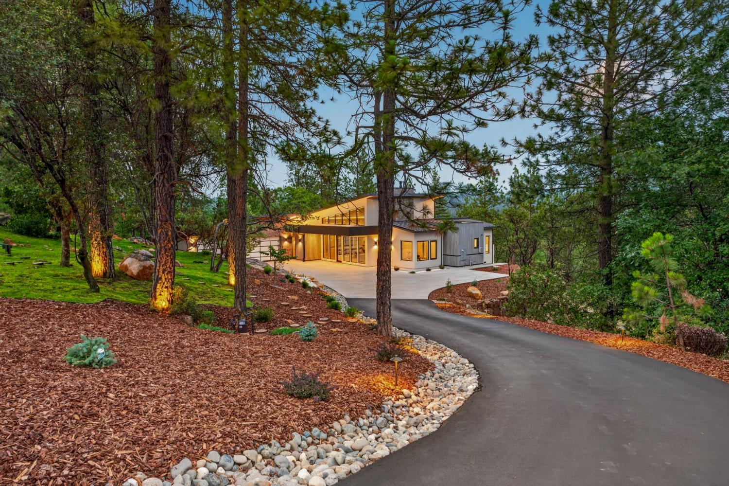 15040 Grand Knoll Drive