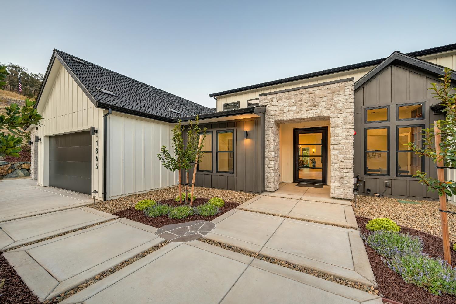 1865 Vista Cielo Drive