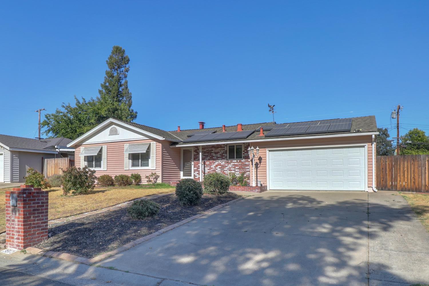 3912 Henderson Way