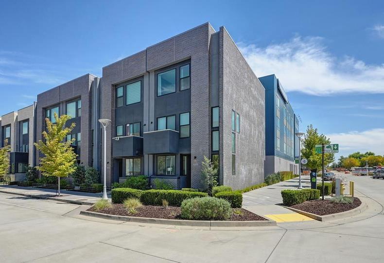 1003 Central Street