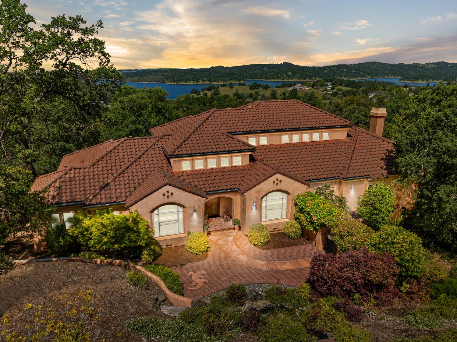 881 Villa Del Sol
