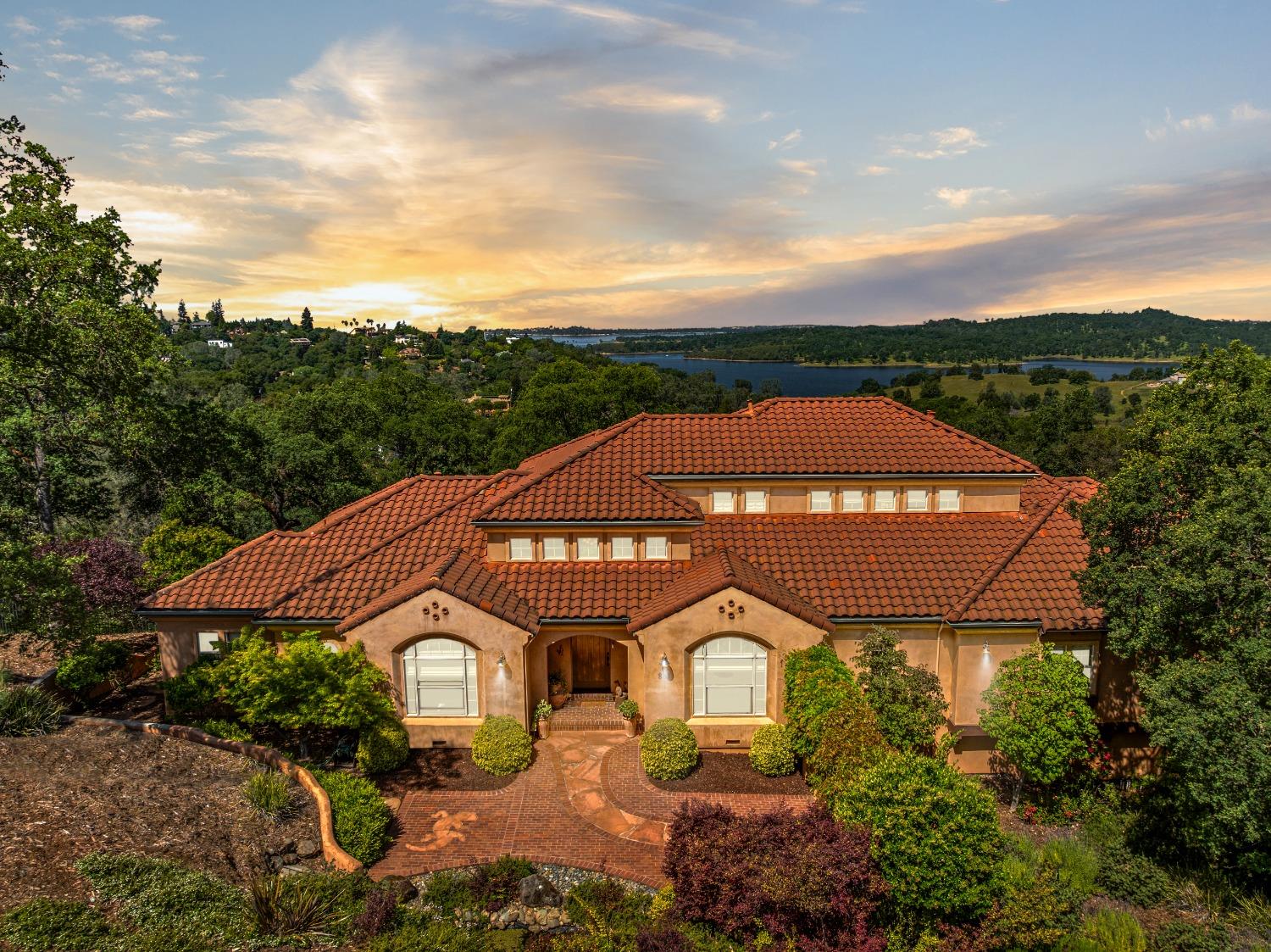 881 Villa Del Sol