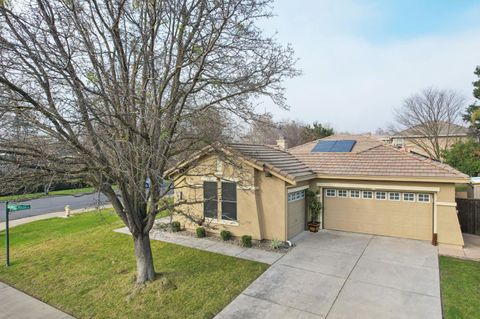 1040 Waterford Drive West Sacramento CA 95605