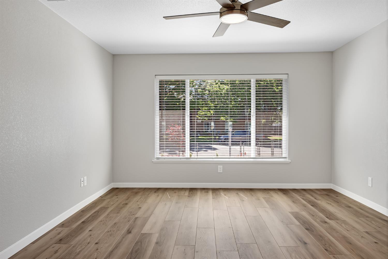 3261 Laurelhurst Drive