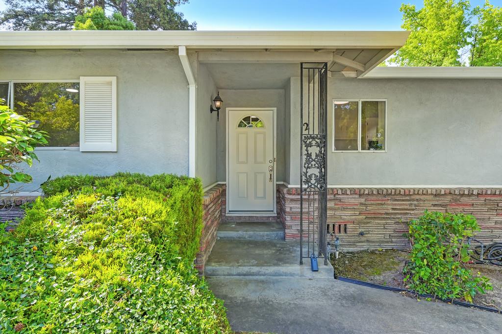2 Springbrook Circle