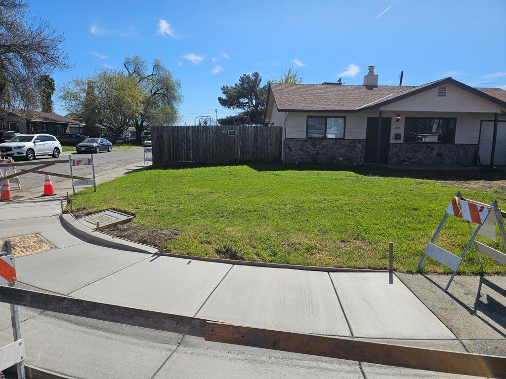 Photo of 2640 52nd Avenue, Sacramento, CA 95822 (MLS # 226027401)