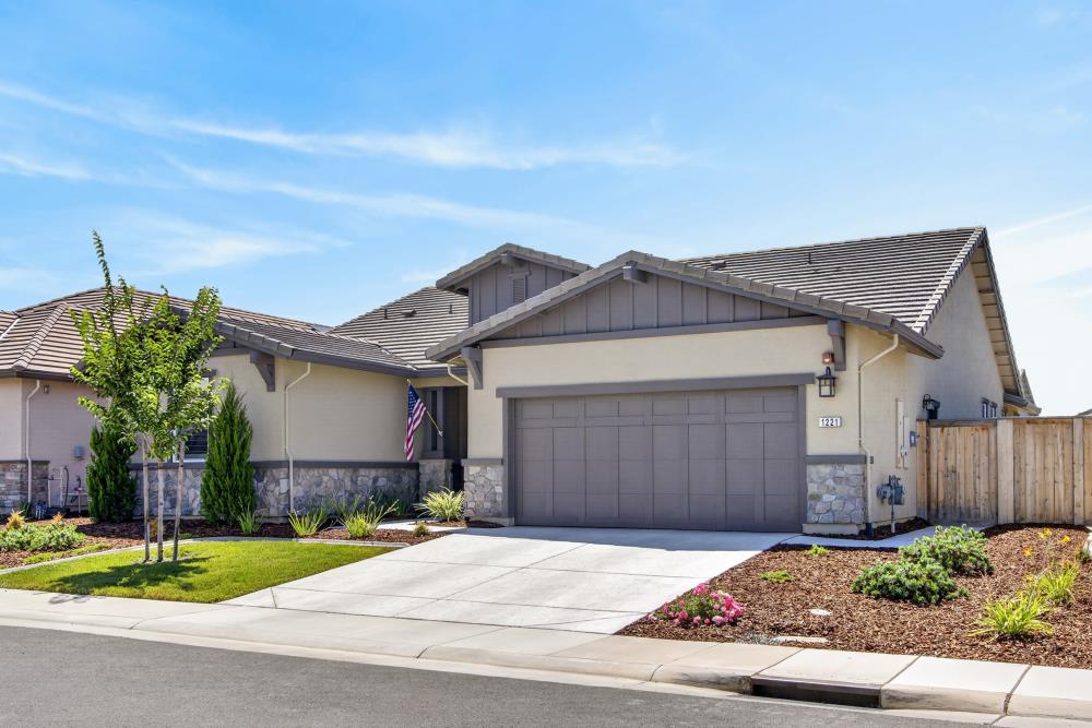 1221 Alpine Way