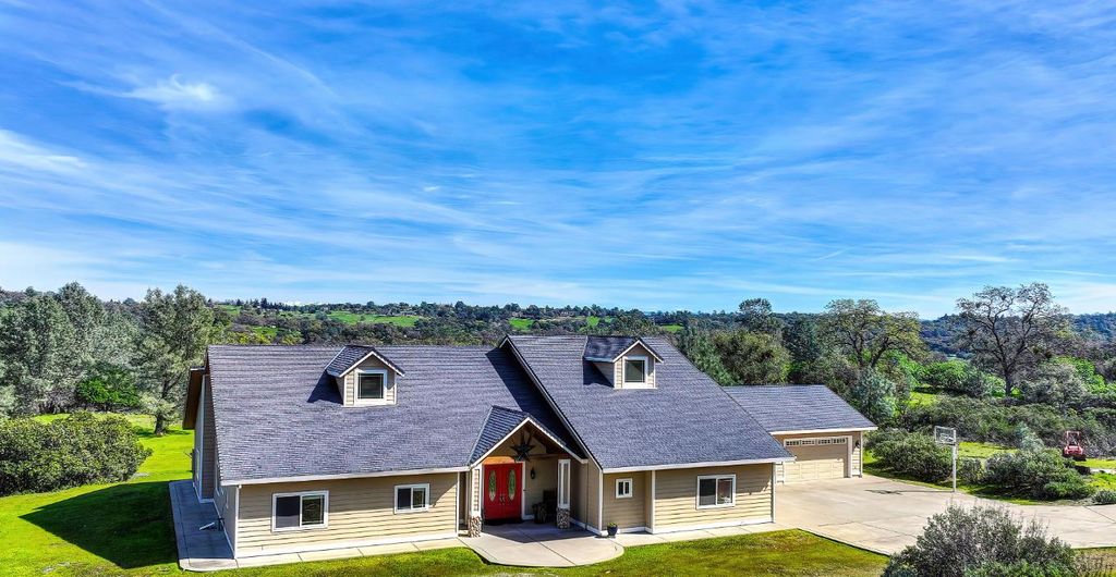 Photo of 4410 Dust Cloud Drive, Shingle Springs, CA 95682 (MLS # 226019910)