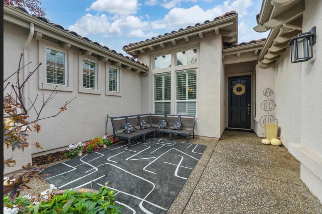 1408 Grey Owl Circle