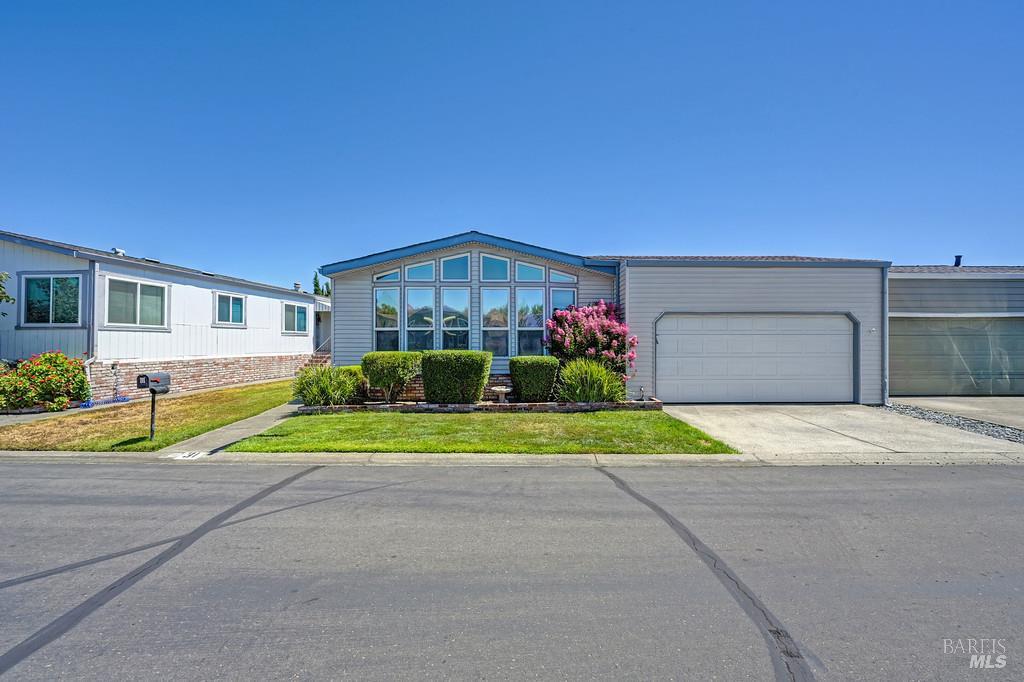 31 Falcon Crest Circle