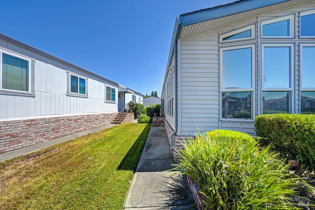 31 Falcon Crest Circle