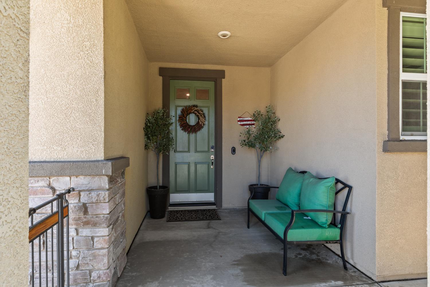 905 Ellis Circle