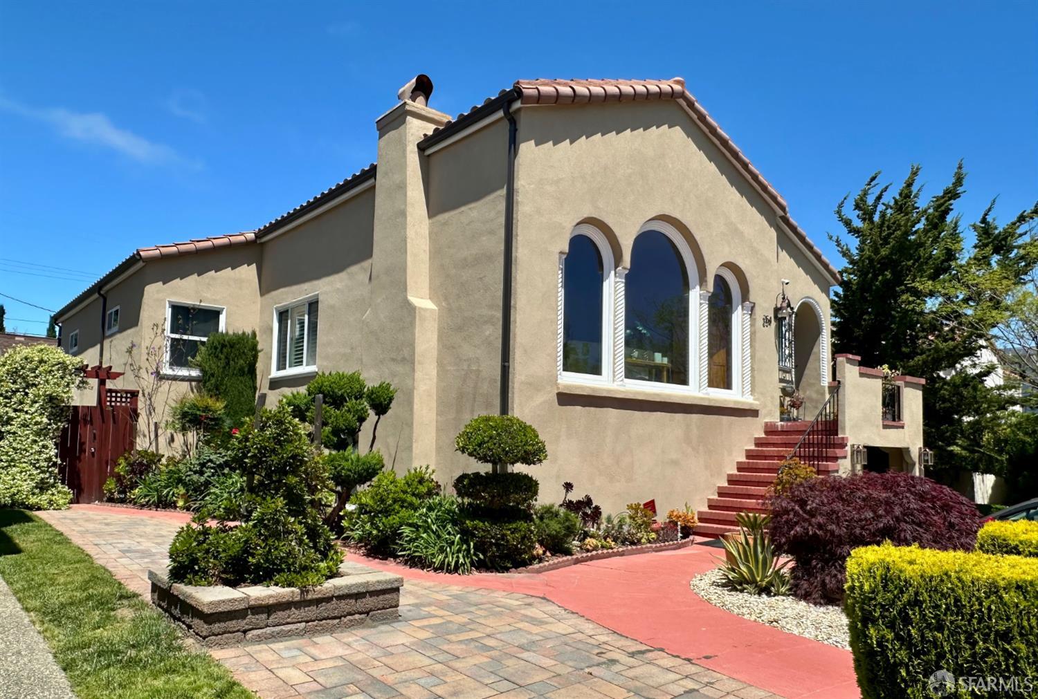 254 La Cruz Avenue