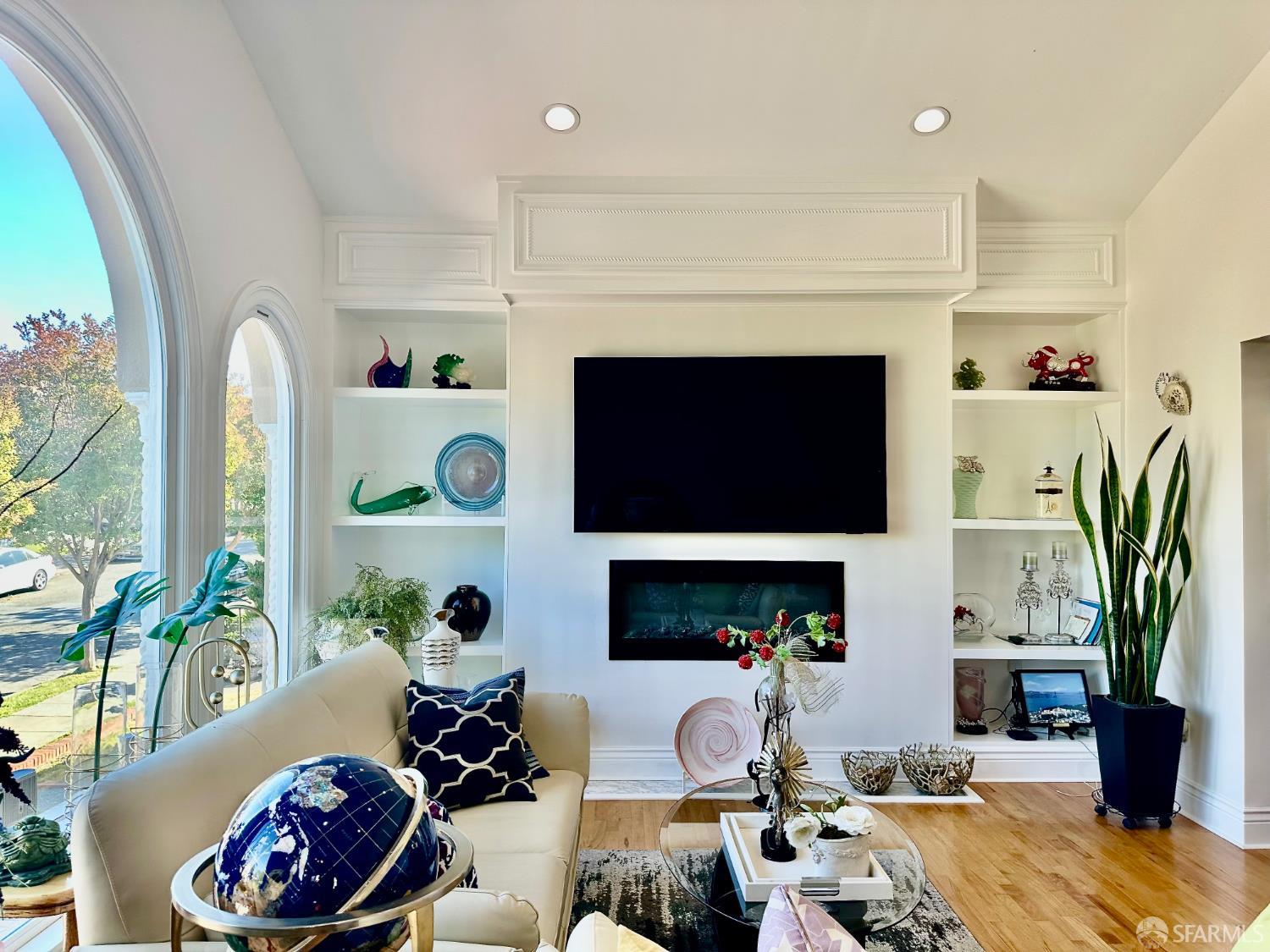 254 La Cruz Avenue
