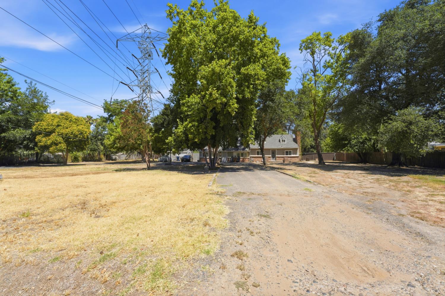 1933 Los Robles Boulevard