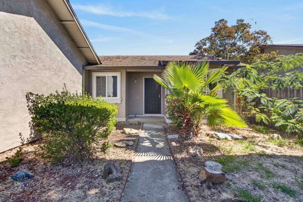 3724 Comanche Way