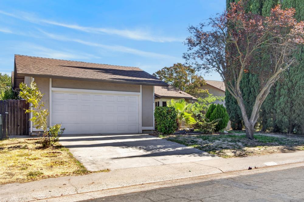 3724 Comanche Way