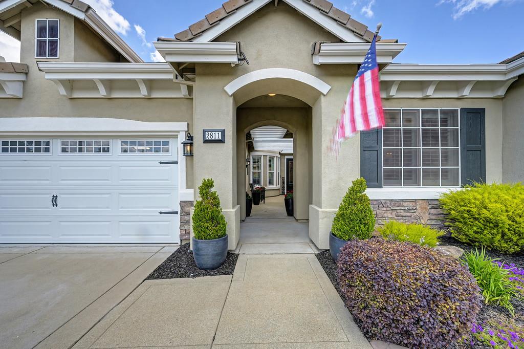 2811 Southcreek Drive