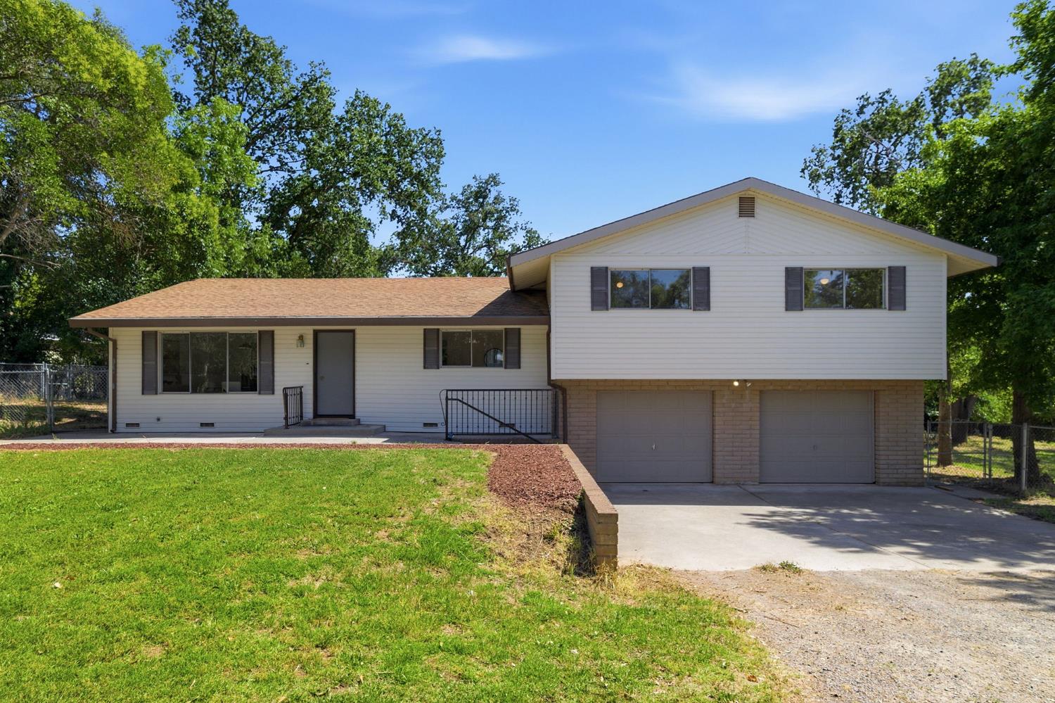 5227 Buena Vista Avenue
