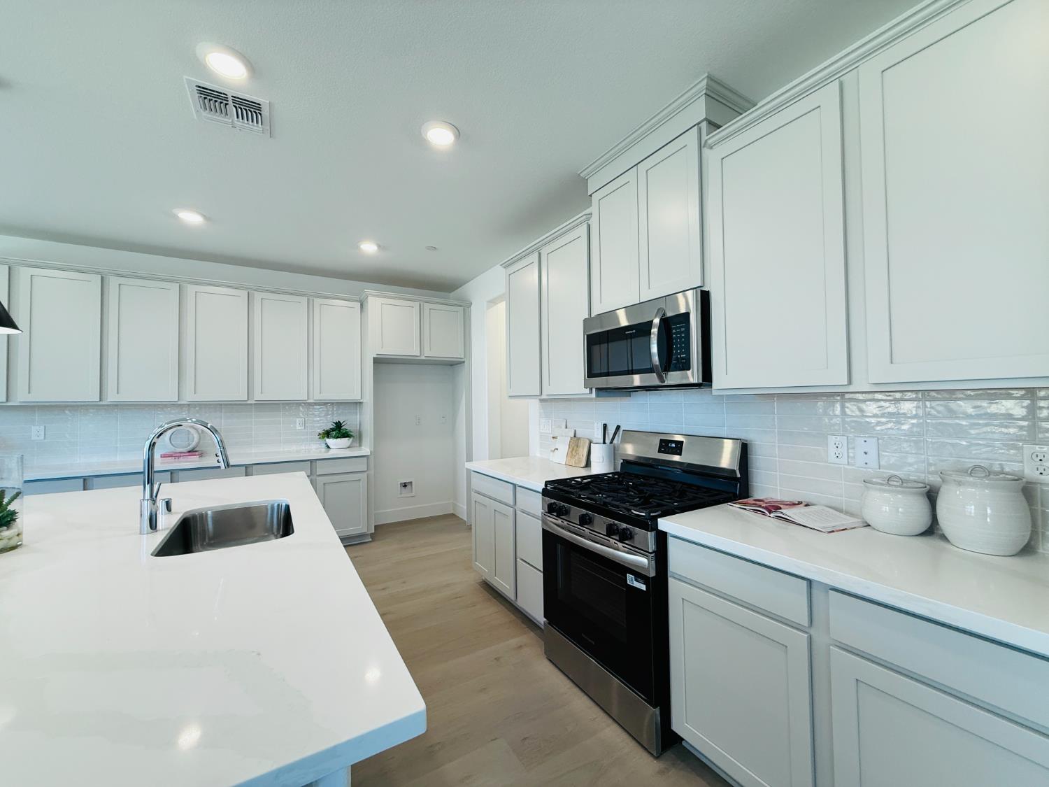 10116 Keynote Street