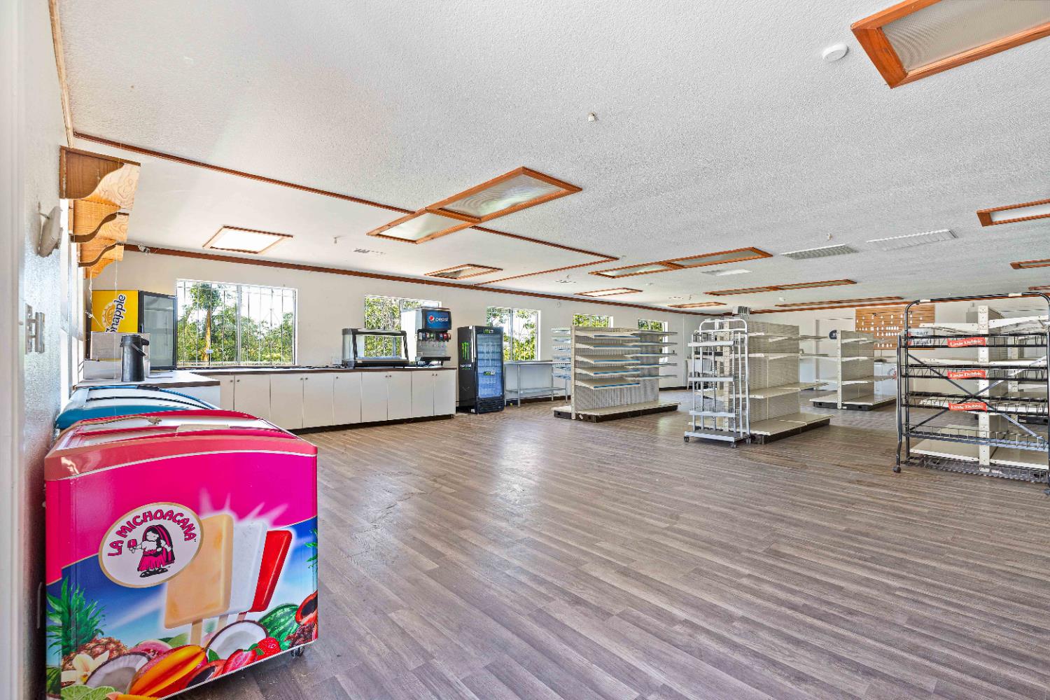 30025 Yosemite Boulevard