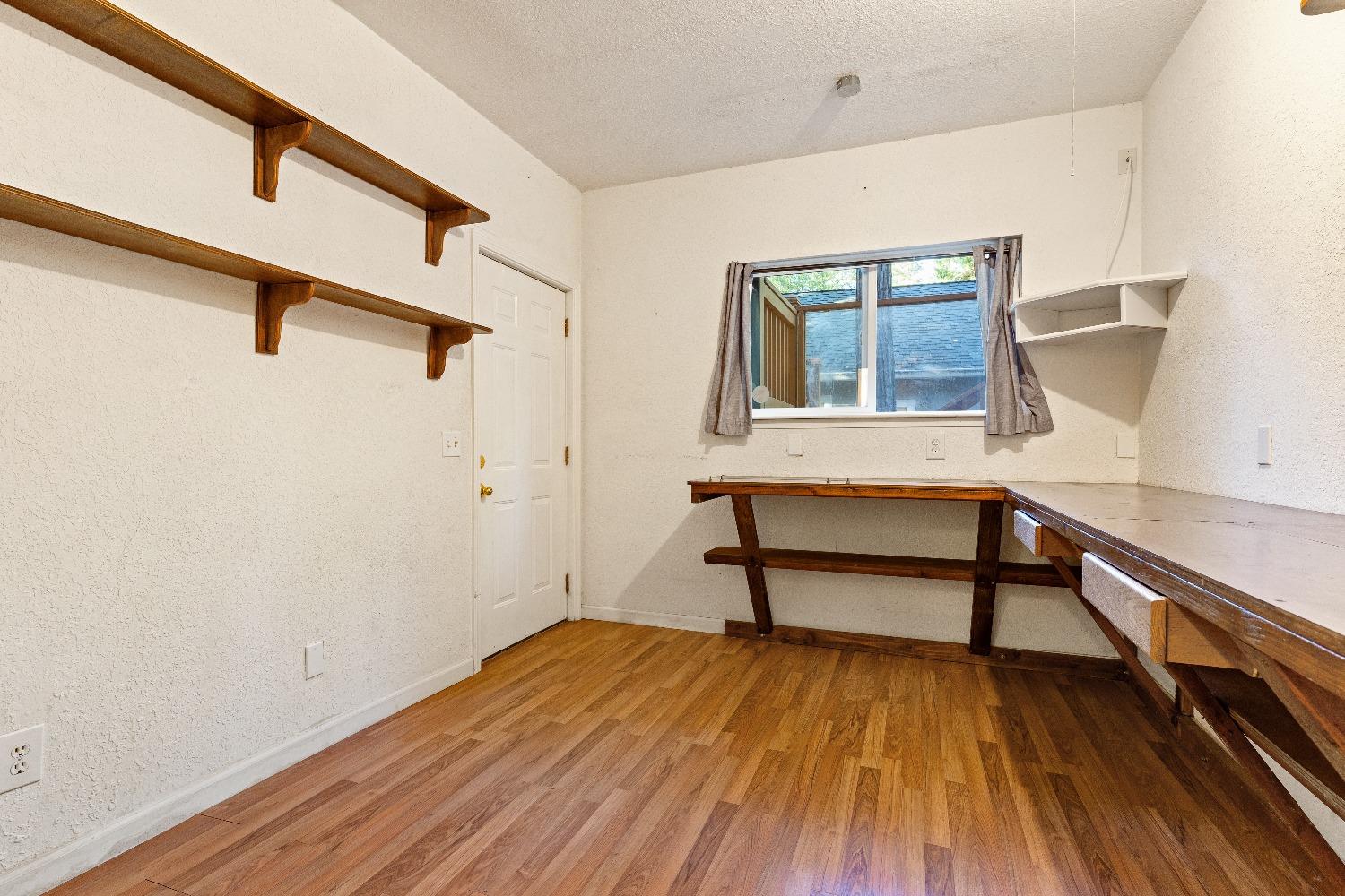 Grass Valley, California 95949, United States, 3 Bedrooms Bedrooms, ,2 BathroomsBathrooms,Residential,Pending,32199