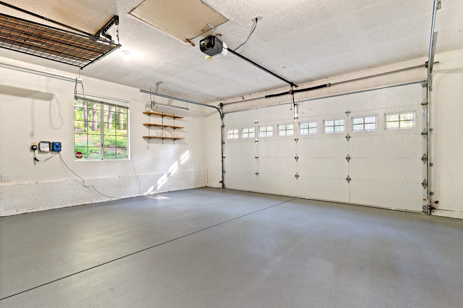 Grass Valley, California 95949, United States, 3 Bedrooms Bedrooms, ,2 BathroomsBathrooms,Residential,Pending,32199