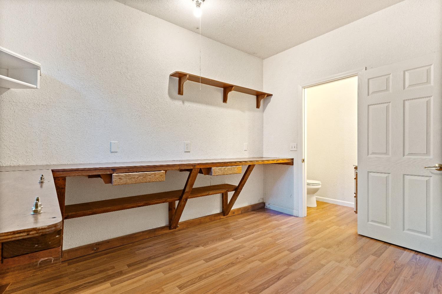 Grass Valley, California 95949, United States, 3 Bedrooms Bedrooms, ,2 BathroomsBathrooms,Residential,Pending,32199