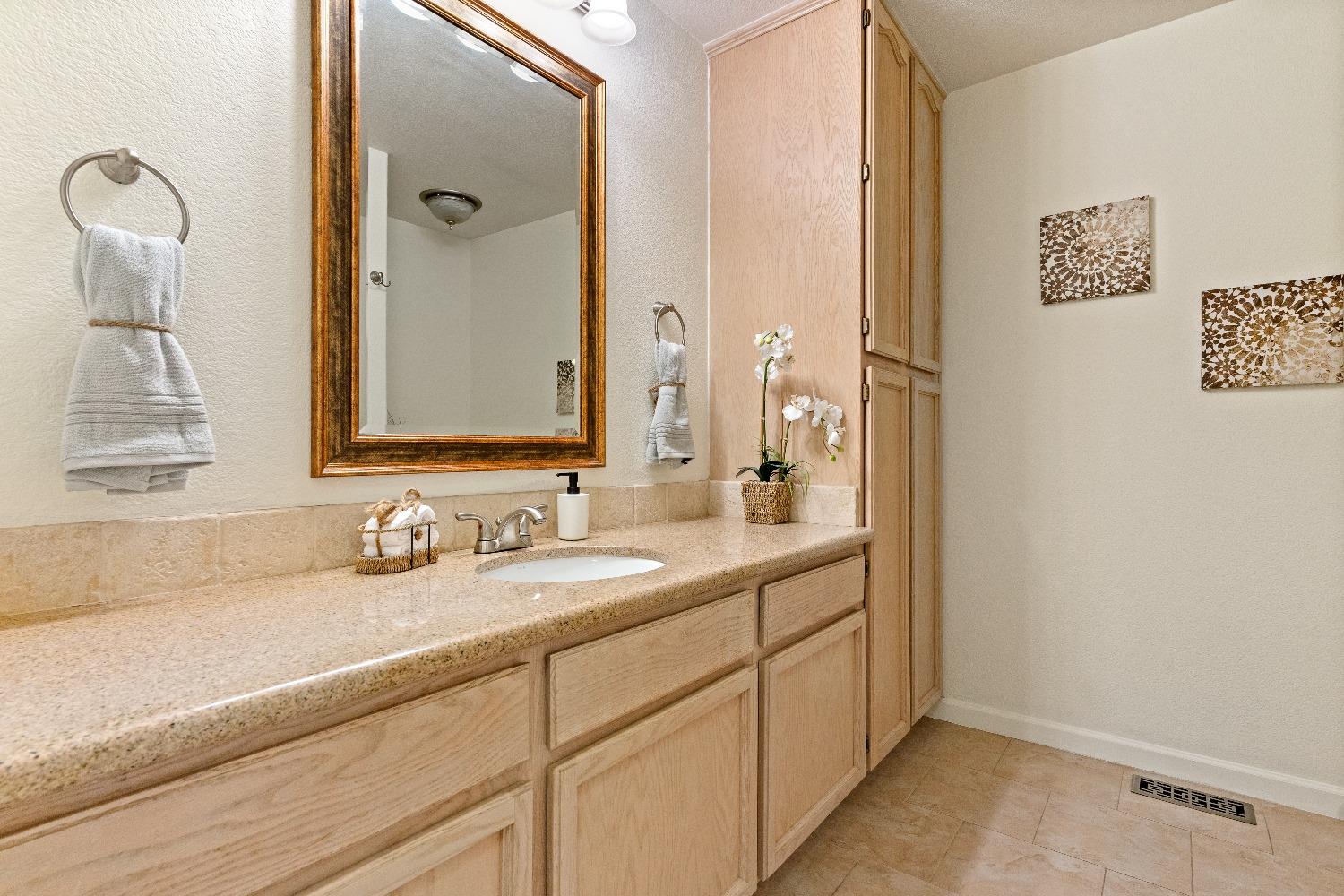 Grass Valley, California 95949, United States, 3 Bedrooms Bedrooms, ,2 BathroomsBathrooms,Residential,Pending,32199