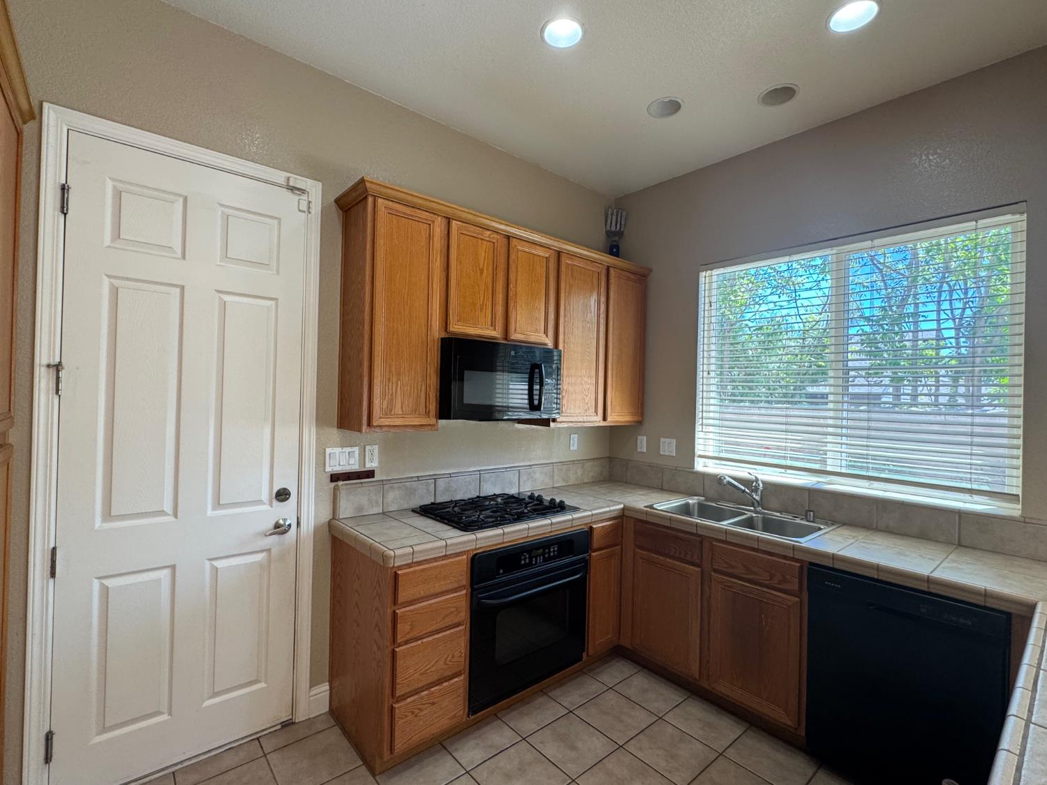 6100 Palmaya Lane