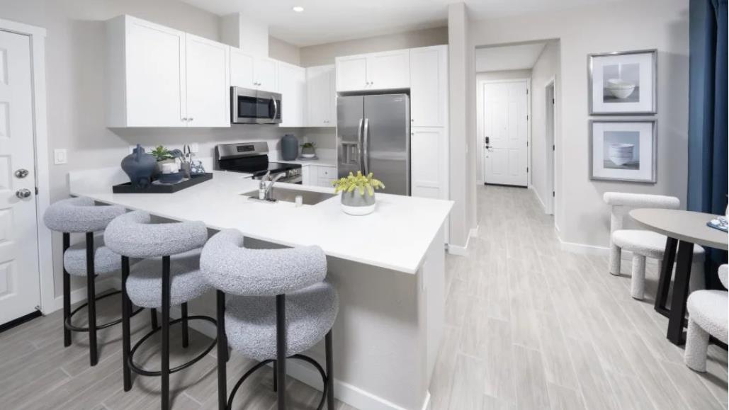 789 Lake Park Circle