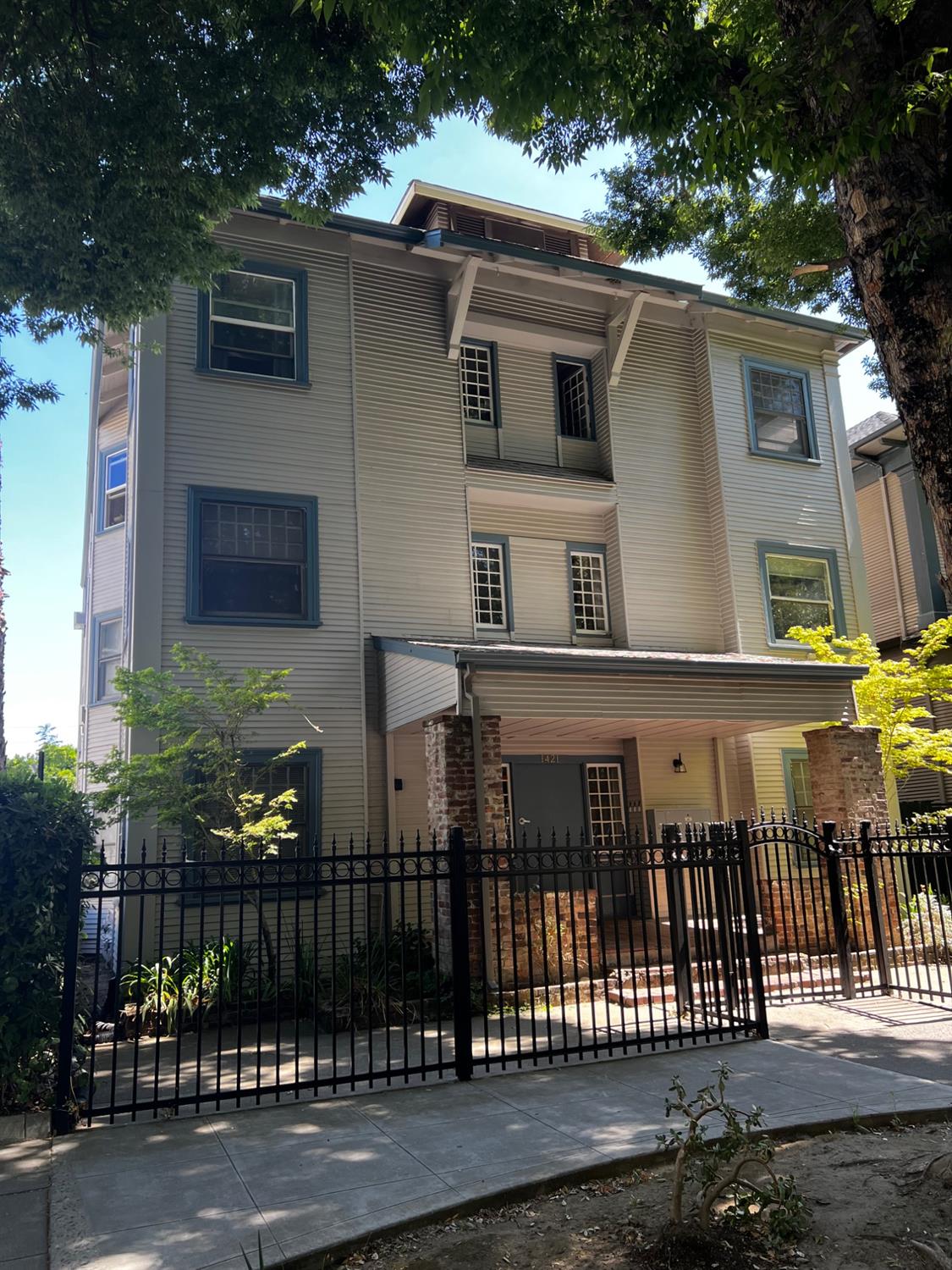 1421 G Street