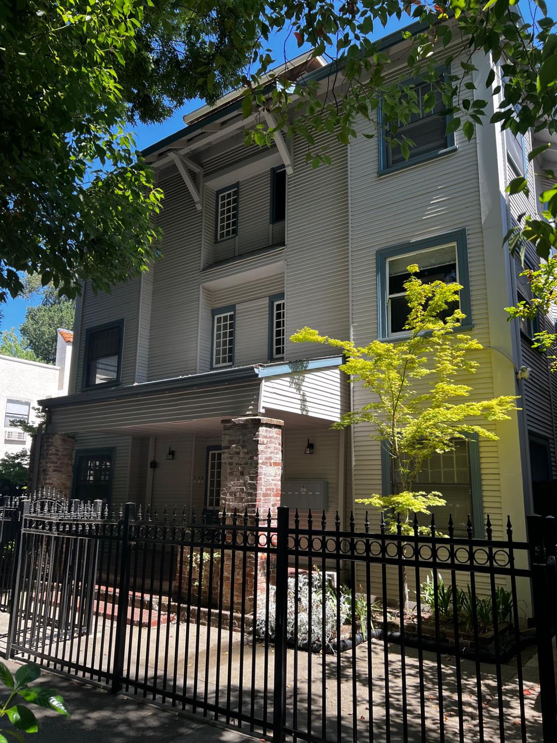 1421 G Street