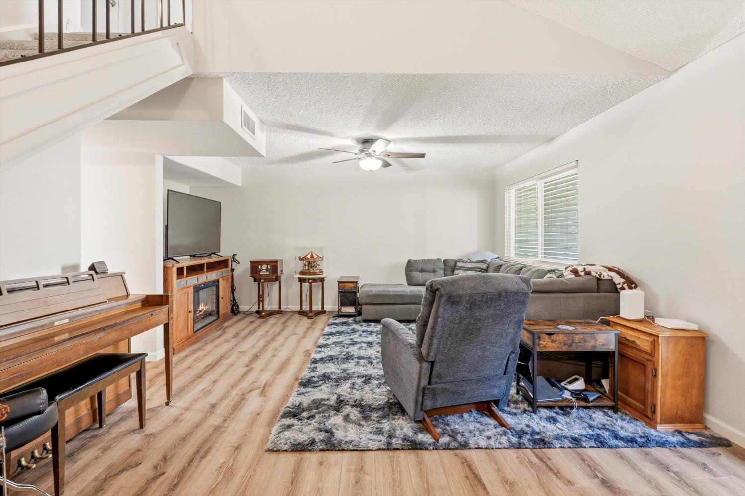 5871 Sperry Drive
