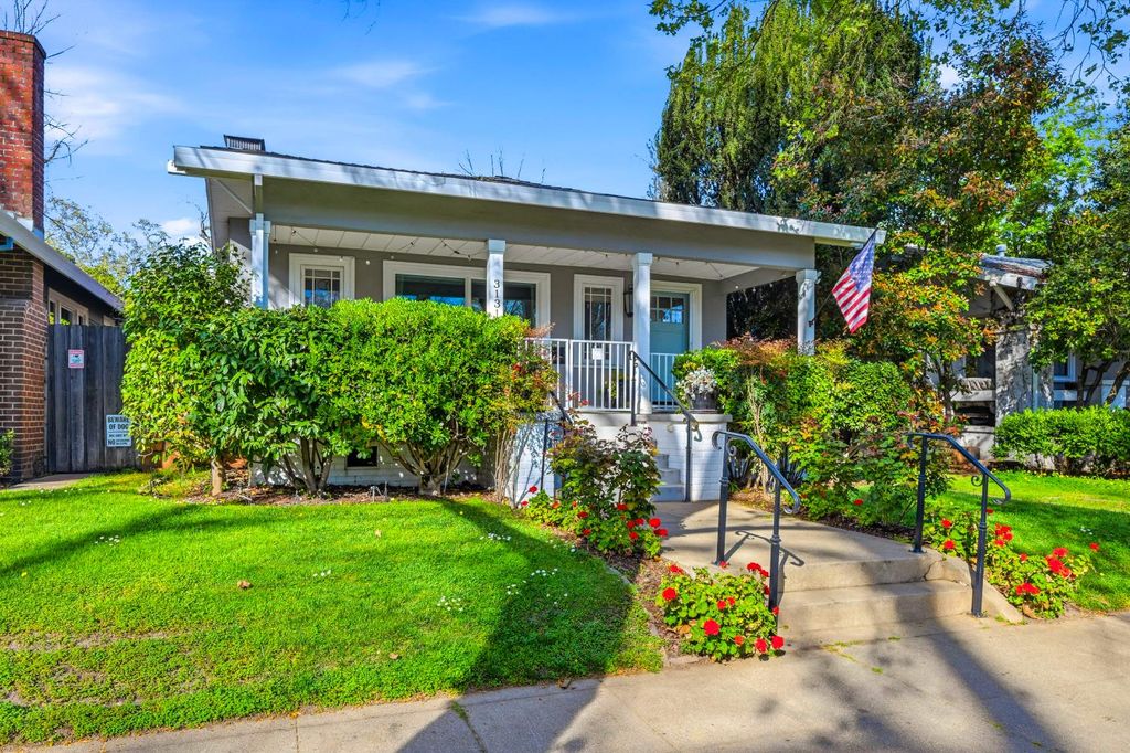 Photo of 3131 C Street, Sacramento, CA 95816 (MLS # 226031943)