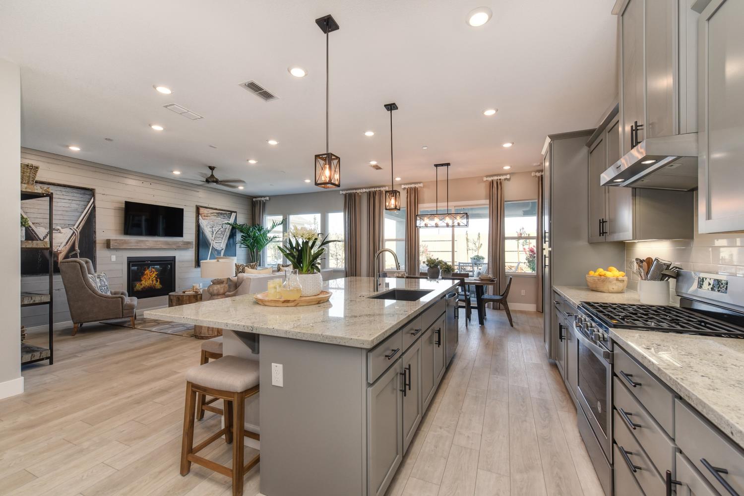 1448 Wadsworth Circle