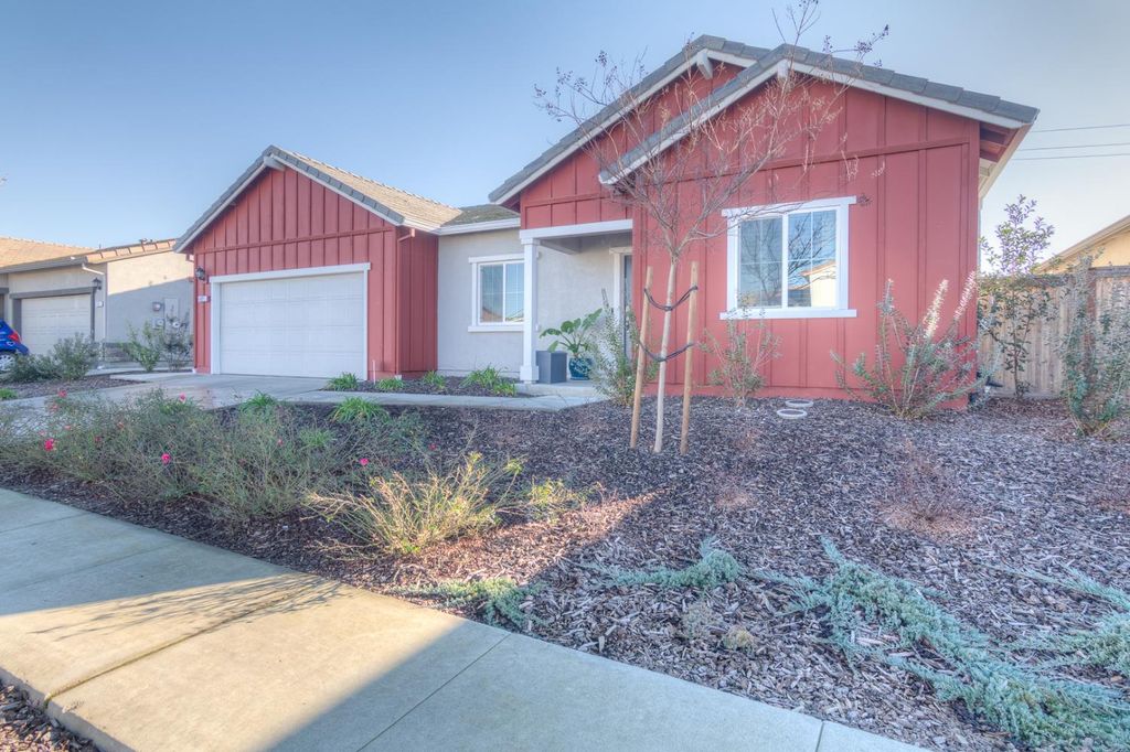Photo of 4871 Ambrosia Court, Roseville, CA 95747 (MLS # 226035178)