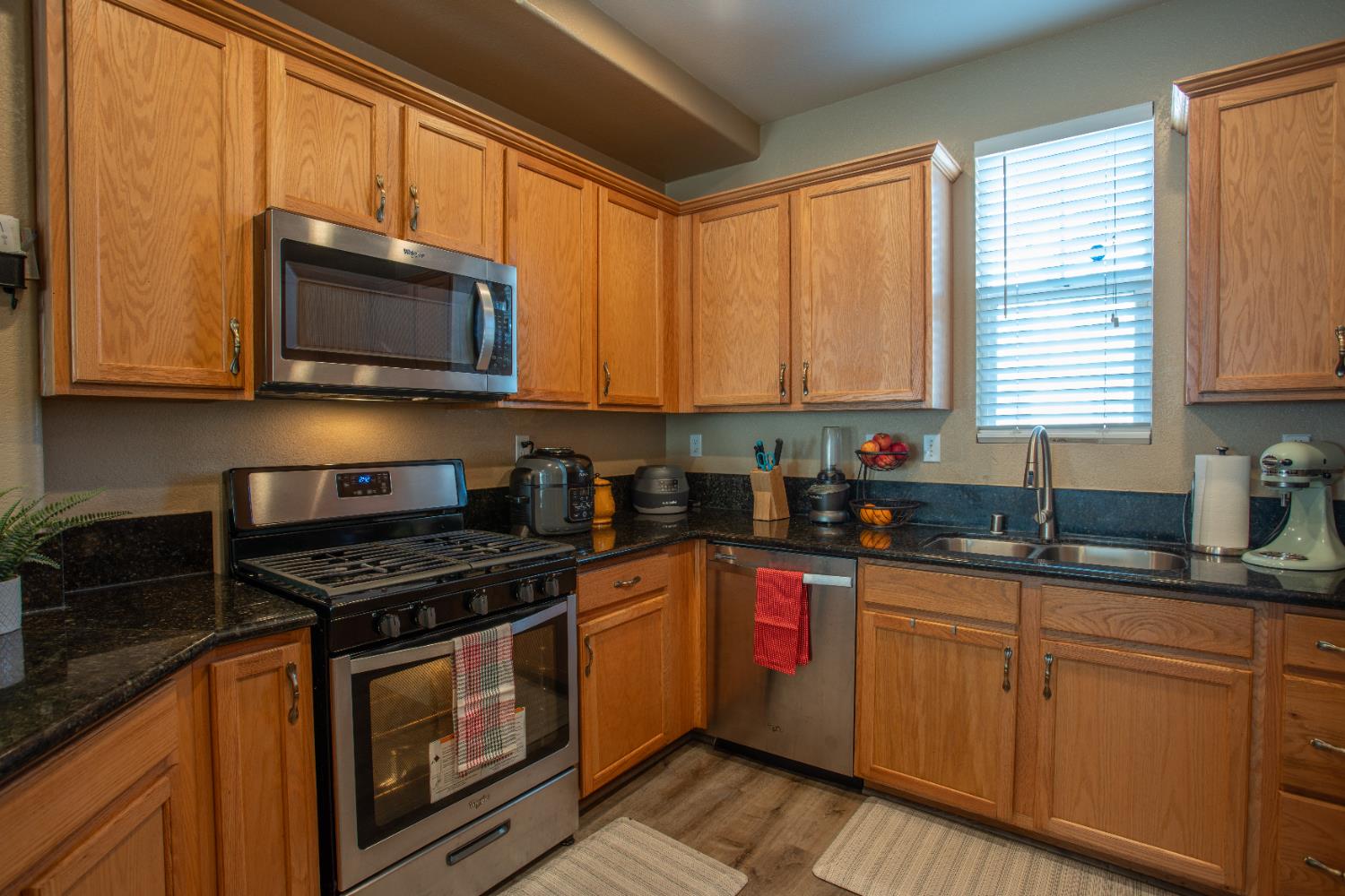 5012 Wuthering Avenue