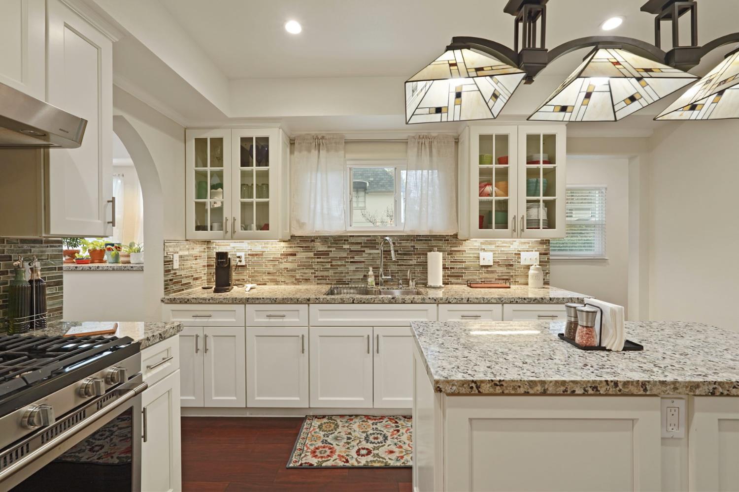 2634 Clarendon Avenue