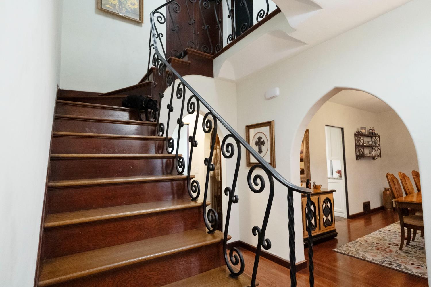 2634 Clarendon Avenue